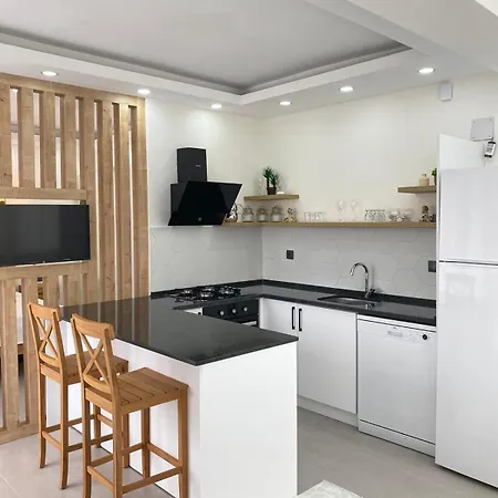 Mutlu In The Center Of Apartman *